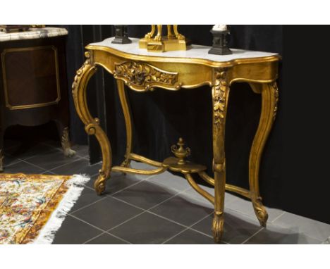 antique Louis XV style console/bracket in gilded mahogany with a marble top ||Antieke console met Lodewijk XV-vorm in gedoree