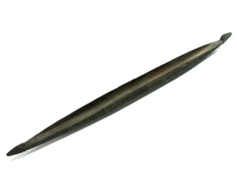 Papua New Guinean ceremonial canoe in wood ||PAPOEASIE NIEUW - GUINEA ceremoniële kano in hout  -  lengte : 161cm prov : coll