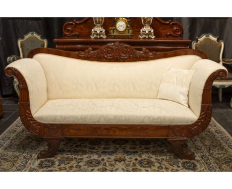 19th Cent. presumably French, Charles X sofa with a typical lyre model in mahogany ||Negentiende eeuwse, allicht Franse, Char