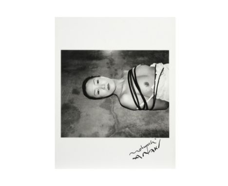 typical Nobuyoshi Araki signed print - with on the back another print ||ARAKI NOBUYOSHI (° 1940) print met een typisch thema 