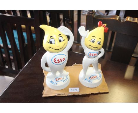 A pair of cast iron Esso money banks (Herr and Frau Tropf) (236)