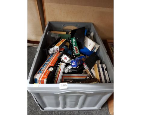 LARGE BOX LOT OF MODEL CARS &amp; BUSES ETC