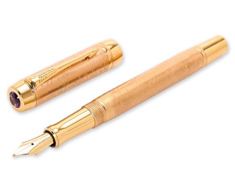 PARKER DUOFOLD ACCESSION QUEEN'S GOLD JUBILEE FOUNTAIN PEN Gold plated barrel and cap with inset amethyst, engraved 'Queen El