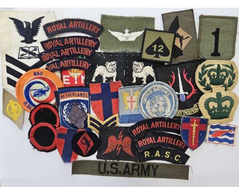Thirty-three assorted military cloth badges, WW2 to modern, including United Nations, WO2 (RQMS) Light Infantry rank badge, R