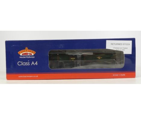 Bachmann OO Gauge 31-963 A4 Class Bittern locomotive and tender 60019 BR green. Untested.