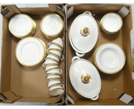Royal doulton 'Royal Gold' HN4980 part tea/dinner set to include ten teacups, nine saucers, eleven small side plates, seven l