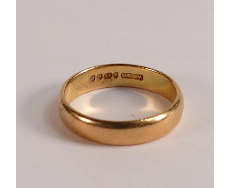 22ct gold wedding band / ring size M, 4.48g, 4mm deep.  Fully UK hallmarked.
