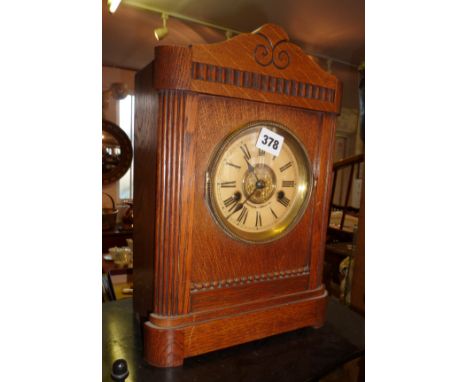 Edwardian oak-cased 8-day mantle clock