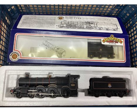 Two boxed Bachmann 00 locomotives: Hall Class "5960 Saint Edmund Hall" ref 32-002 and BR Standard Class 4 4-6-0 no 75019, bot
