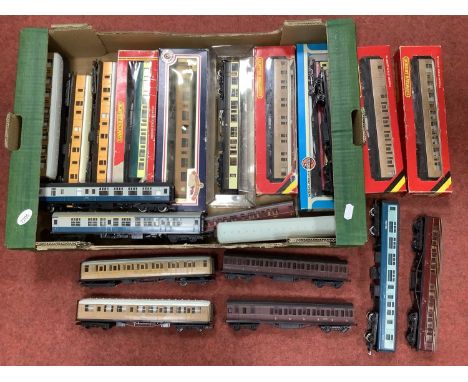 Approximately Twenty-two 00 gauge coaches, (six boxed) by Hornby, Grafar, Airfix and Bachmann, including blue-grey Mail coach