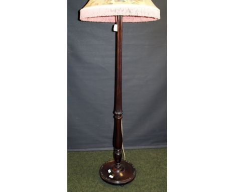 Mahogany reeded column standard lamp, on a circular base with shade (not tested)
