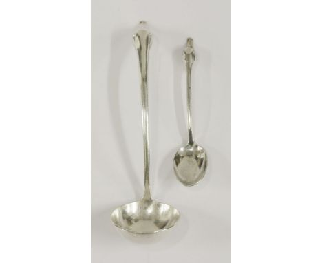 A silver duck ladle and duck spoon,by Sarah Jones, London 1989,with feather decoration to junction of bowls,ladle 13.5cm long