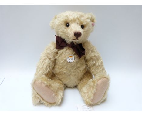Steiff Original 'Gallery Bear' 672583 teddy bear 2007, with blonde mohair, button to ear, tags and certificate, limited editi