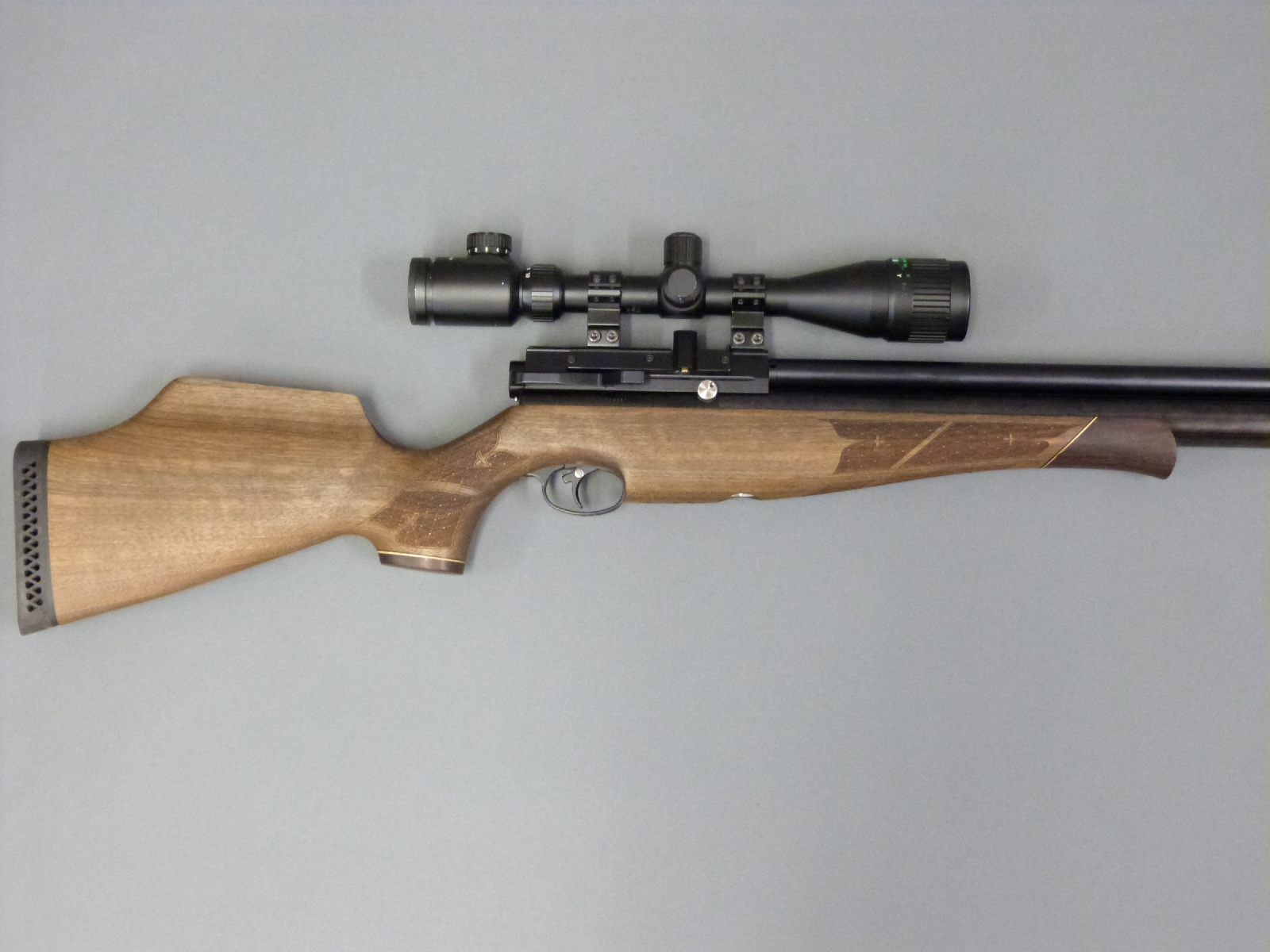 Air Arms S510 Xtra .22 air rifle with carved semipistol grip and Tasco