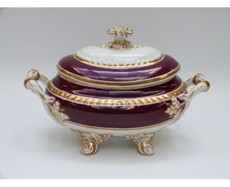 Worcester Chamberlain tureen and cover, 12cm tall
