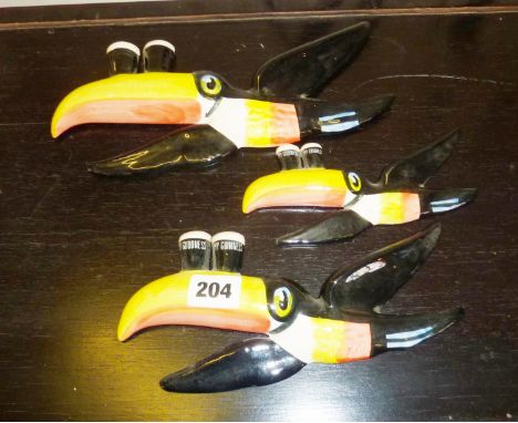Set of three Carltonware graduating wall-hung Guinness advertising Toucans