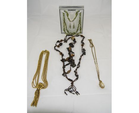 Collection of Varied Necklaces comprising gilt multi strand floral tassel necklace with purple stones, faux pearl on chain, g