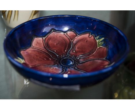 Small Moorcroft Shallow Bowl/Dish Blue Ground Anenome Pattern 4.5 Inch Diameter