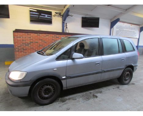 Make &amp; Model: Vauxhall ZafiraDate of Reg: ND05 FKBColour: Silvercc: 1598MoT: 27-09-2021Fuel Type: PETROLMileage: 227kTran