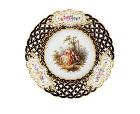   MEISSEN Durchbruchteller, 1. Wahl, 1860-1924.  Teller mit durchbrochen gearbeiteter kobaltblauer Fahne, in Rocaillenkartusc
