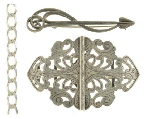 AN EDWARDIAN SILVER BUCKLE, BIRMINGHAM 1906, CONVERTED TO A BROOCH, ANOTHER SILVER BROOCH AND A SILVER CURB LINK CHAIN, 47G++