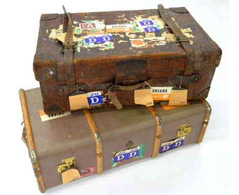 VINTAGE LUGGAGE. A TAN LEATHER SUITCASE, EARLY 20TH C, 33CM H; 83 X 55CM AND A LATER CABIN TRUNK 