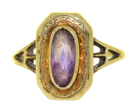 A VICTORIAN AMETHYST RING, IN GOLD MARKED 14K, 3G, SIZE M++LIGHT WEAR CONSISTENT WITH AGE 