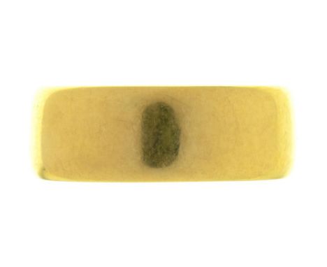 AN 18CT GOLD WEDDING RING, BIRMINGHAM 1973, 5.5G, SIZE N++LIGHT WEAR CONSISTENT WITH AGE 