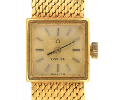 AN OMEGA 18CT GOLD LADY'S WRISTWATCH, 18CT GOLD BRACELET, 14.5MM APPROX, NUMBERED 7115722++LIGHT WEAR CONSISTENT WITH AGE 