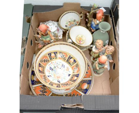 MISCELLANEOUS DECORATIVE CERAMICS, TO INCLUDE ROYAL WORCESTER, GOEBEL AND OTHERS