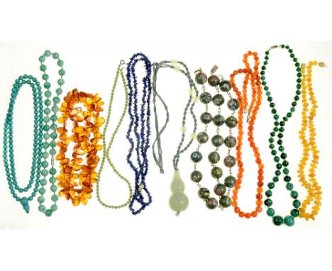 A QUANTITY OF BEADS INCLUDING JADE, CARNELIAN, AMBER AND MALACHITE NECKLACES, ETC++LIGHT WEAR CONSISTENT WITH AGE 