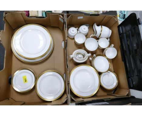 A large mixed collection of Spode Nottingham Patterned tea &amp; dinnerware including 7 dinner plates, salad plates, trio's r