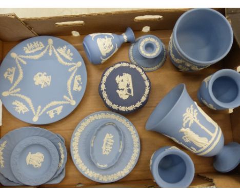 A collection of Wedgwood jasperware items to include small planter, vases, plates etc (1 tray) 