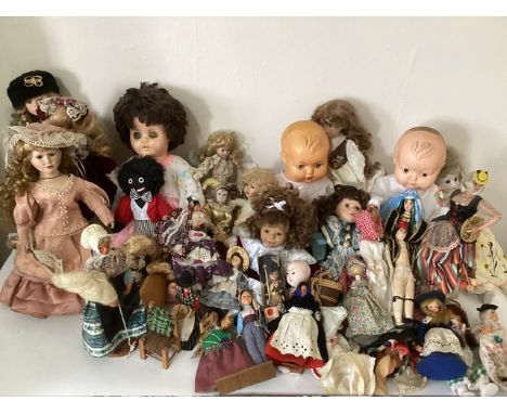 Vintage selection of dolls to include a 1960s replica sindy doll and a set of Blown vinyl Hong Kong Kader baby dolls and othe