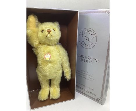      Steiff Vintage Boxed Musical Bear 1928 replica made 1992 , ref 407482, in original box -the musical mechanism works by g