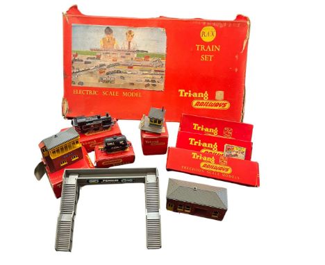   A 1960s Triang Railways collection to include a  complete OO gauge train-set (untested) with Princess Elizabeth loco, tende