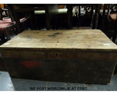 A pine trunk (W93 x D50 x H36cm)
