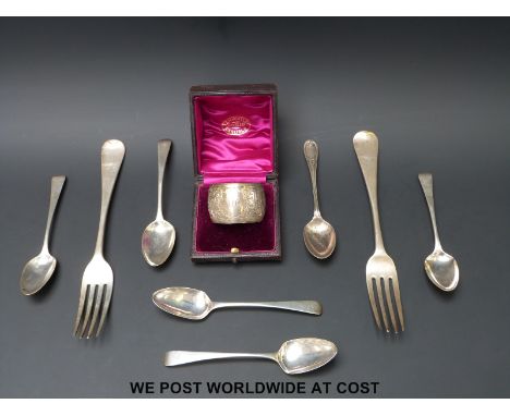 A quantity of hallmarked silver Georgian and later hallmarked silver cutlery (weight 253g) together with a cased hallmarked s