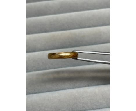 9ct Yellow Gold Fully Hallmarked Wedding Band   Weighing 2.59 grams Size M 1/2 
