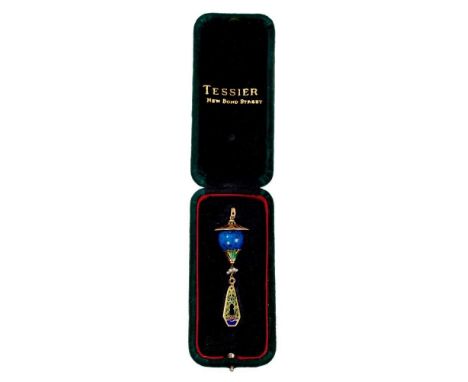 Good quality gold, plique-à-jour enamel and lapis lazuli pendant in the form of a Chinese lantern, the stylised gold and enam
