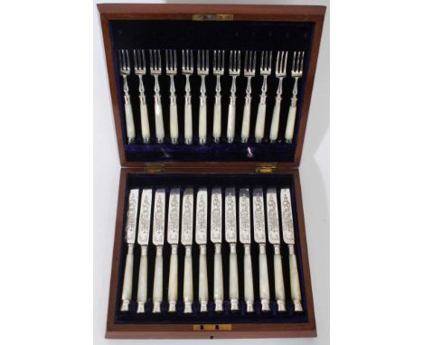 Good quality set of twelve Victorian silver desert knives and forks with mother of pearl handles (Sheffield 1888), maker Mart