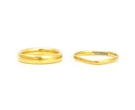 Two 22ct gold wedding rings (2)The first Birmingham 1939, ring size O, the second Birmingham 1925, ring size J, combined weig