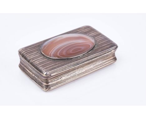 A silver and varicoloured agate rectangular snuff boxThe hinged lid mounted with an oval varicoloured agate panel, otherwise 