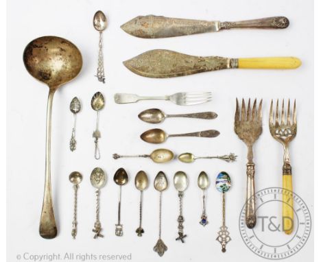 A selection of assorted silver and silver plated to include two late 18th century teaspoons, stamped 'Reily Sterling', with b