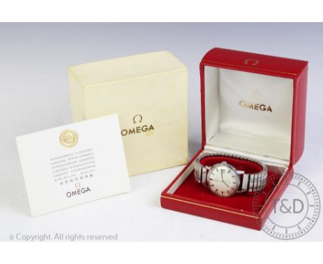 A gentleman's stainless steel Omega Seamaster 600 wristwatch circa 1966, the silvered dial with batons, centre sweep seconds 