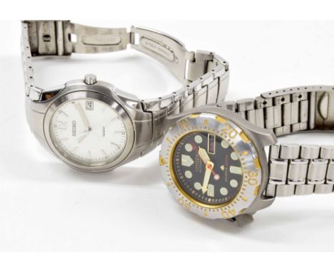 Citizen Diver's 200M titanium gentleman's bracelet watch; also a Seiko 100m quartz gentleman's bracelet watch (2)