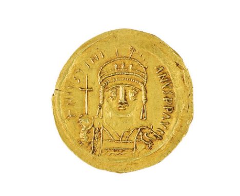 Giustiniano I (527-565) - Solido databile al periodo 545-565 - Zecca: Costantinopoli - Diritto: mezzo busto elmato e diademat