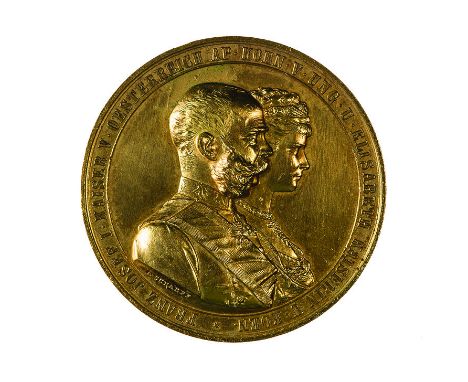 Insieme di quattro medaglie 1879 per le nozze d’argento della coppia imperiale due medaglie dedicate dalla città di Vienna, u