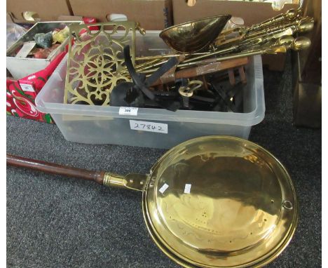 Box of assorted metalware to include: large copper warming pan with turned wooden handle, brass footman, 2 fire side companio