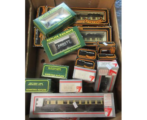 box of Lima, Mainline and Replica railways OO gauge models in original boxes, to include: wagons, railcar GWR etc.   (B.P. 21